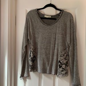 Urban Outfitters Sweater/ sweatshirt